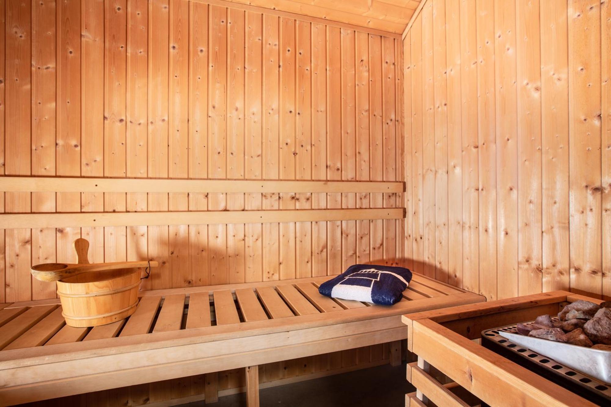 Typ A "Black Pearl" -Kleiner-Belt-Haus- Pelzerhaken Esterno foto